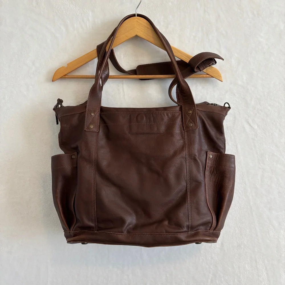 Nena & Co. Brown Leather Tote purse‎ the perfect bag the collective logo